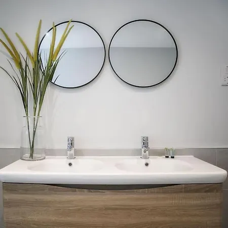 Apartment 45a Oxford Street